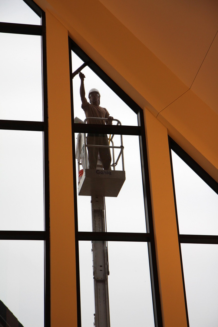 screen and track cleaning